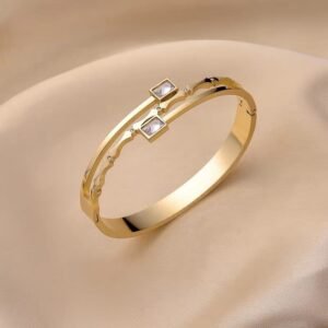 Elegant Gold Diamond Bracelet for Women