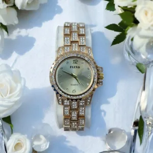 Luxury Women Quartz Black Shinny Bracelet Watch with Crystal Detailing