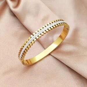 Luxurious Gold Diamond Bracelet for Women